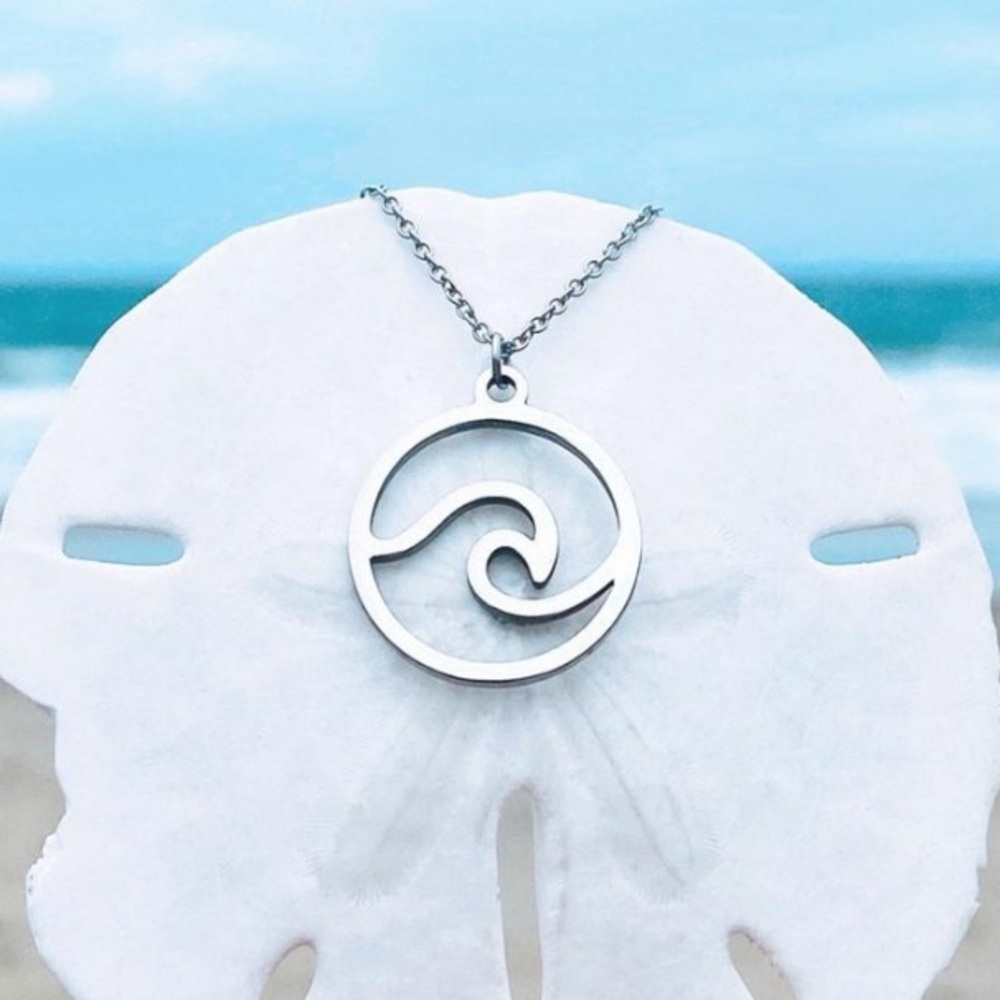 Wave pendant necklace